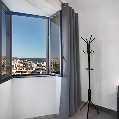Summer Place Apartment *